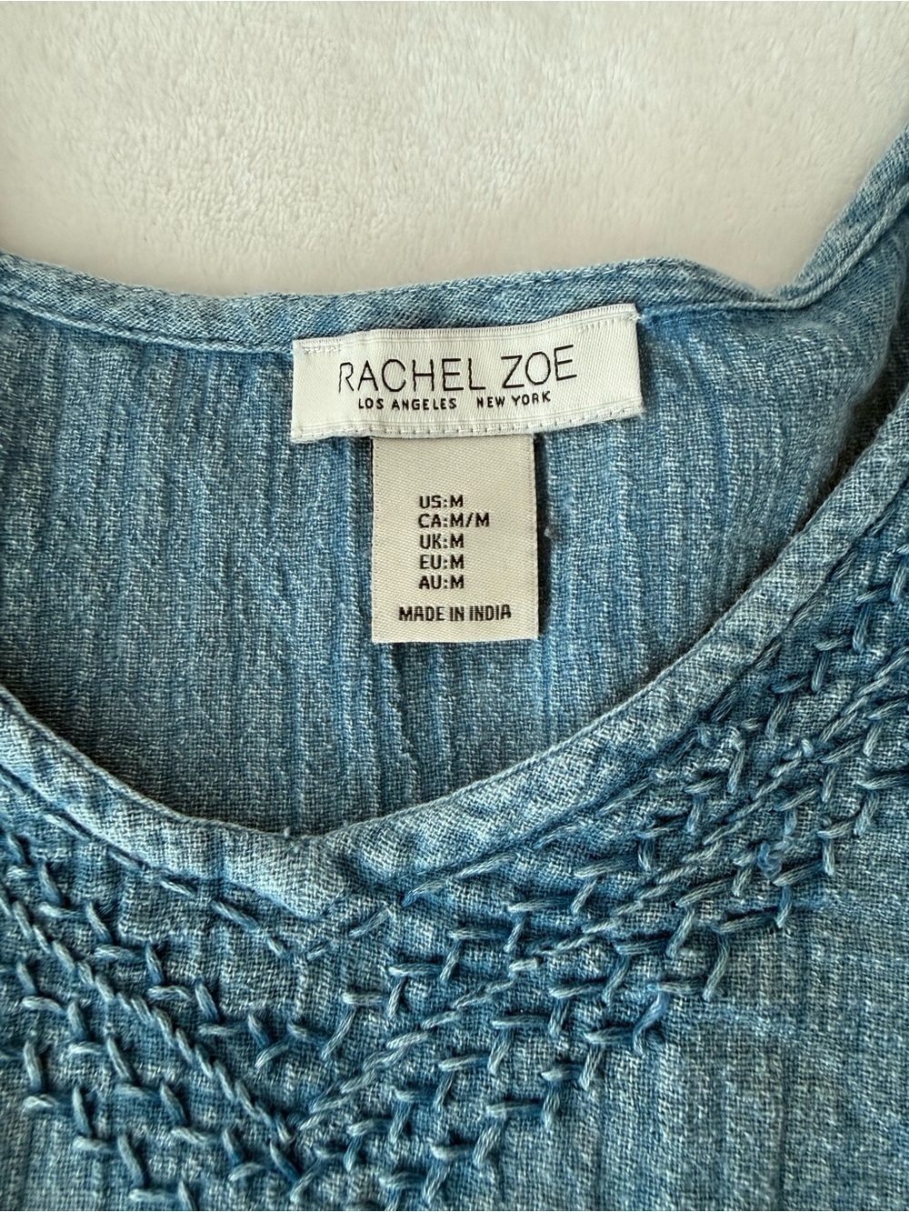 Rachel Zoe BOHO Cropped Relaxed Top Gauze Embroidered Sz M Blue E17 - Picture 2 of 6